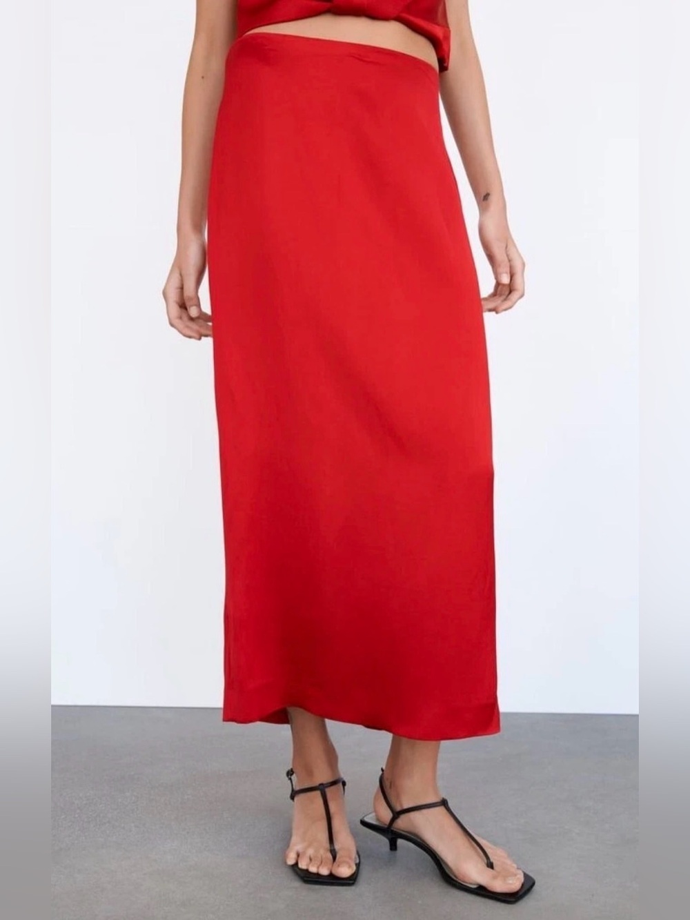 New Zara Straight Pencil Red satin skirt, Midi Size Large